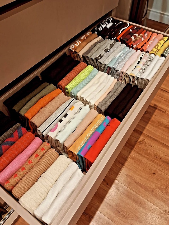 Tổng hợp các cách gập quần áo gọn gàng ngăn nắp, đơn giản