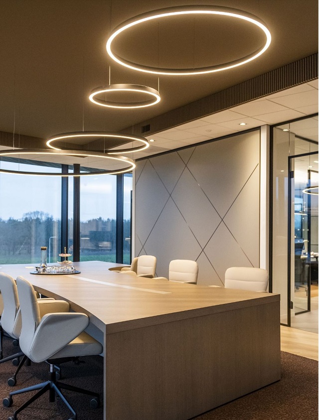 Đèn thả văn phòng – Chiếu sáng hiện đại cho không gian làm việc 