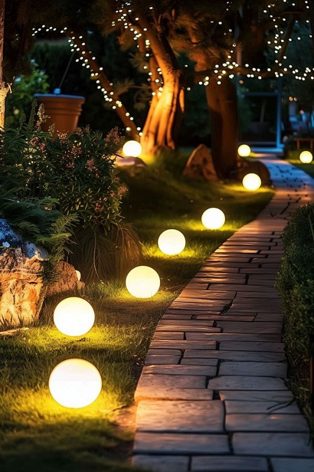 Top 10 ý tưởng sử dụng đèn trang trí cây đẹp nhất