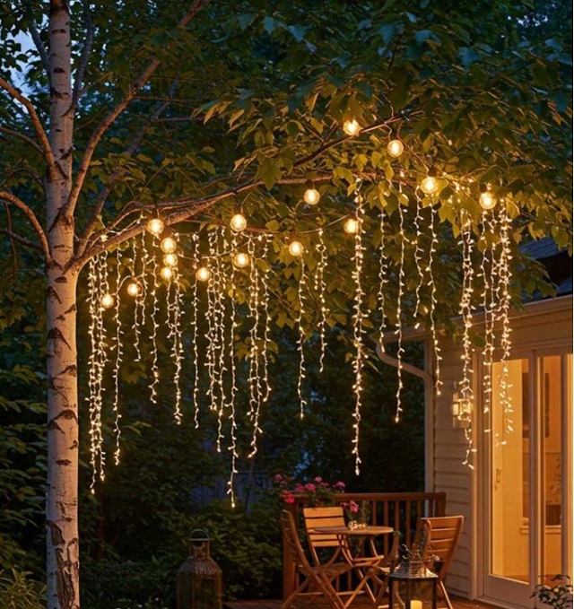 Top 10 ý tưởng sử dụng đèn trang trí cây đẹp nhất