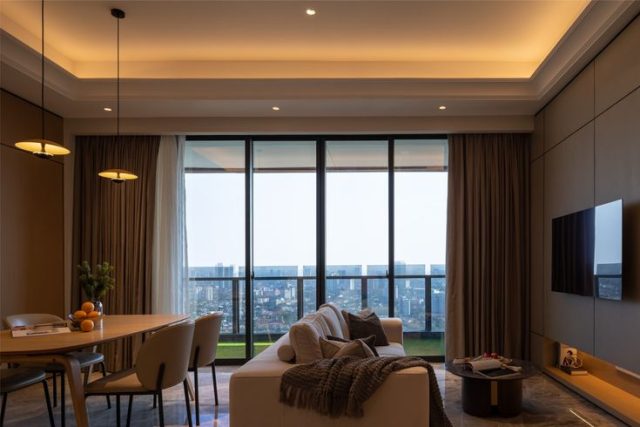 KỊCH BẢN CHÀO ĐÓN – NGHỆ THUẬT ÁNH SÁNG VỖ VỀ BƯỚC CHÂN TRỞ VỀ